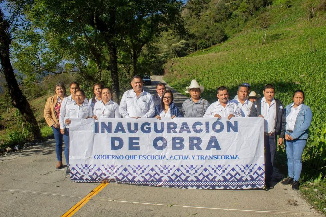Hoy acudimos con orgullo a inaugurar la pavimentación con concreto hidráulico
